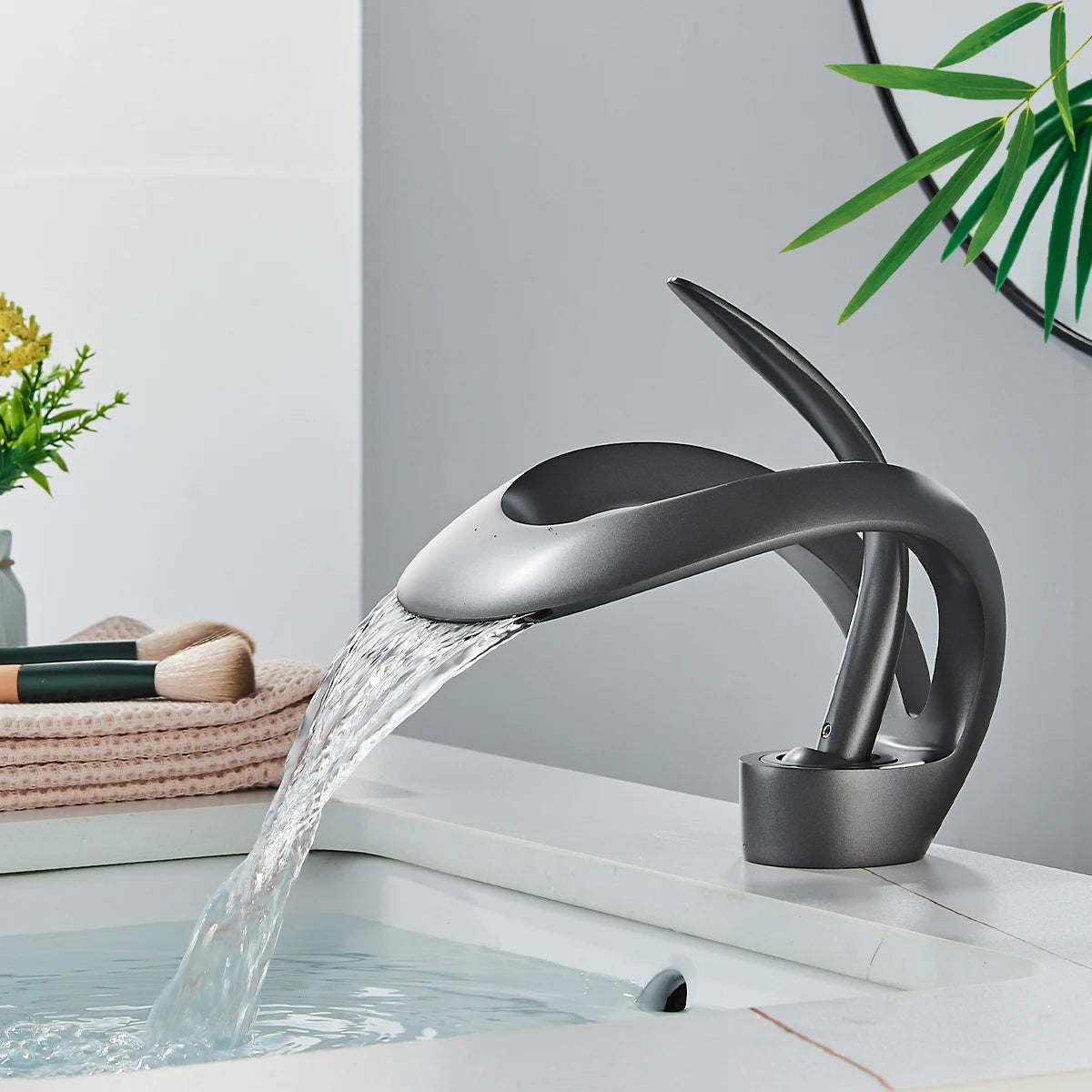 ALL Brass Black Bathroom Basin Faucet Waterfall Hot Cold Water Mixer Tap Deck Mounted Single Handle Modern Style Mixer Crane