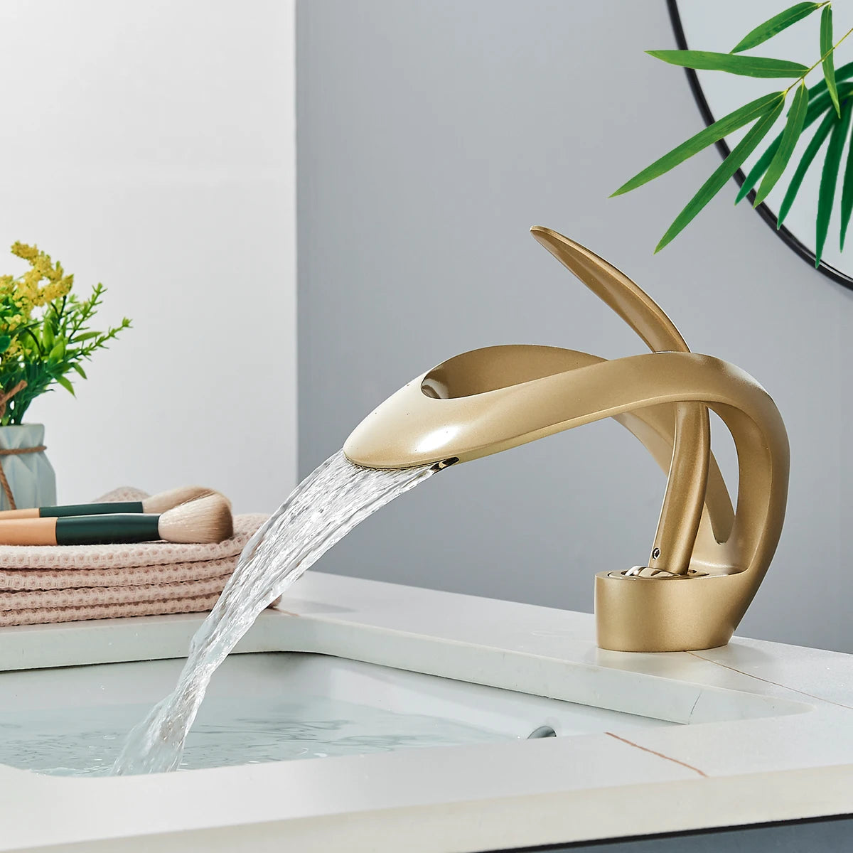 ALL Brass Black Bathroom Basin Faucet Waterfall Hot Cold Water Mixer Tap Deck Mounted Single Handle Modern Style Mixer Crane